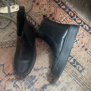 WORN ONCE- black boots, comfortable. Size 38